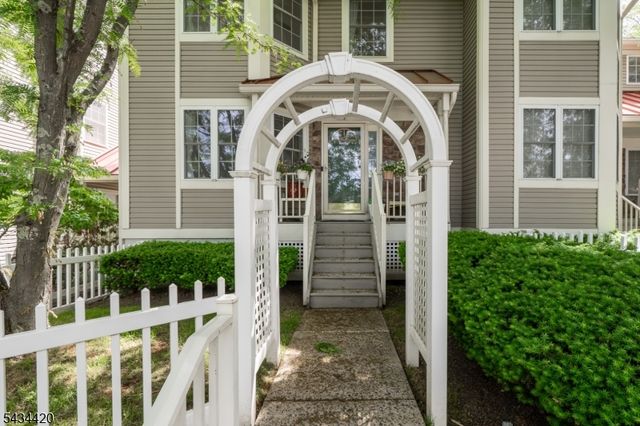 4 The Arbors, New Providence Boro, NJ 07974