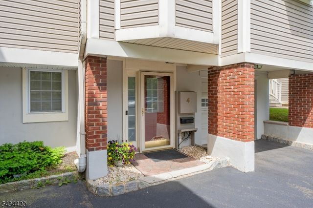 4 The Arbors, New Providence Boro, NJ 07974