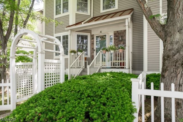 4 The Arbors, New Providence Boro, NJ 07974