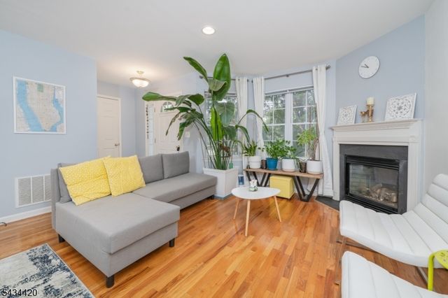 4 The Arbors, New Providence Boro, NJ 07974