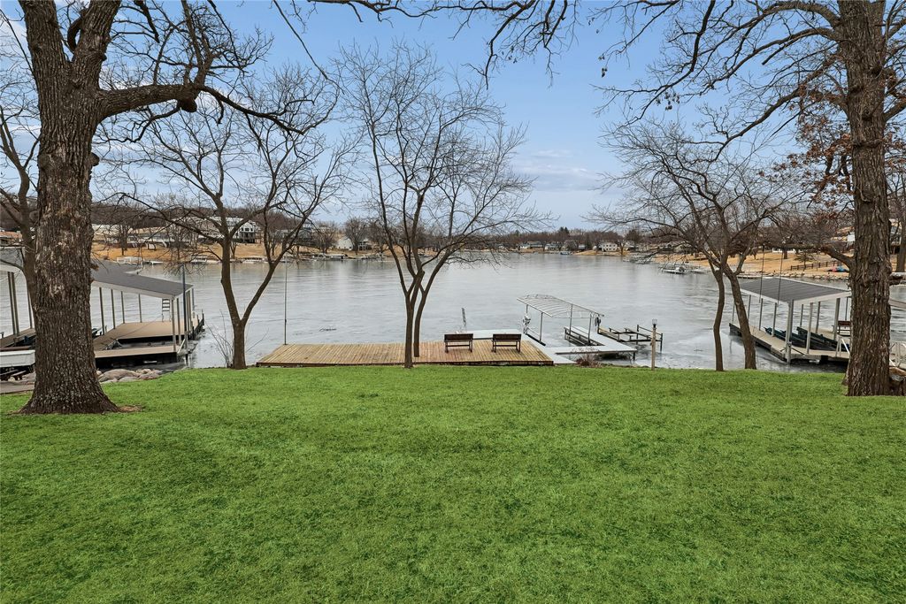 199 Cottage Lane, Montezuma, IA 50171