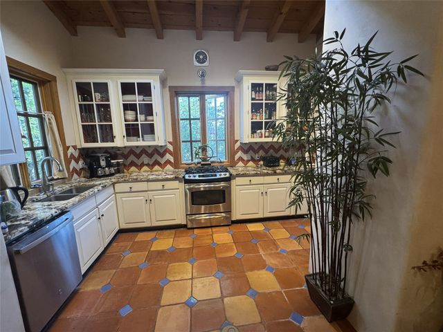 30 Estrellas De Tano, Santa Fe, NM 87506