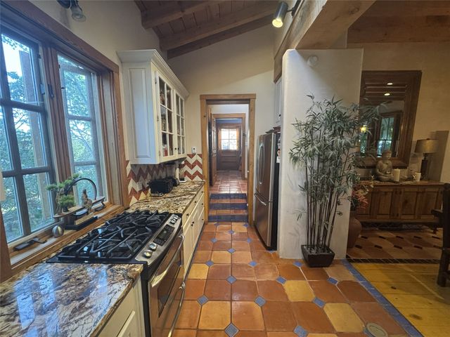 30 Estrellas De Tano, Santa Fe, NM 87506