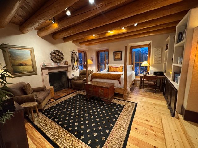30 Estrellas De Tano, Santa Fe, NM 87506