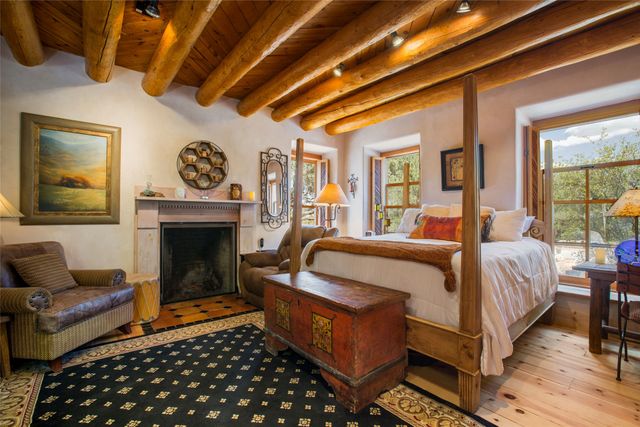 30 Estrellas De Tano, Santa Fe, NM 87506