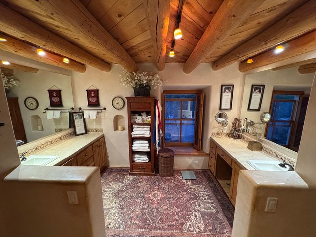 30 Estrellas De Tano, Santa Fe, NM 87506