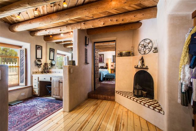 30 Estrellas De Tano, Santa Fe, NM 87506