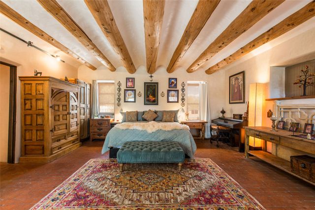 30 Estrellas De Tano, Santa Fe, NM 87506