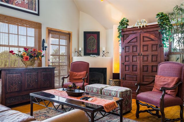 30 Estrellas De Tano, Santa Fe, NM 87506
