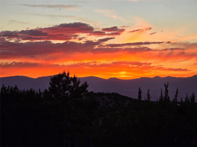 30 Estrellas De Tano, Santa Fe, NM 87506