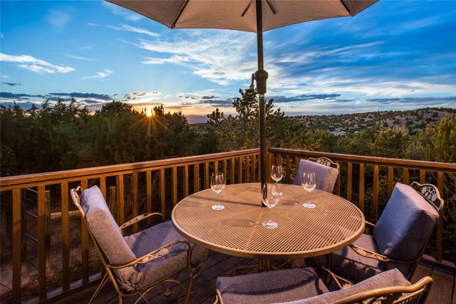 30 Estrellas De Tano, Santa Fe, NM 87506