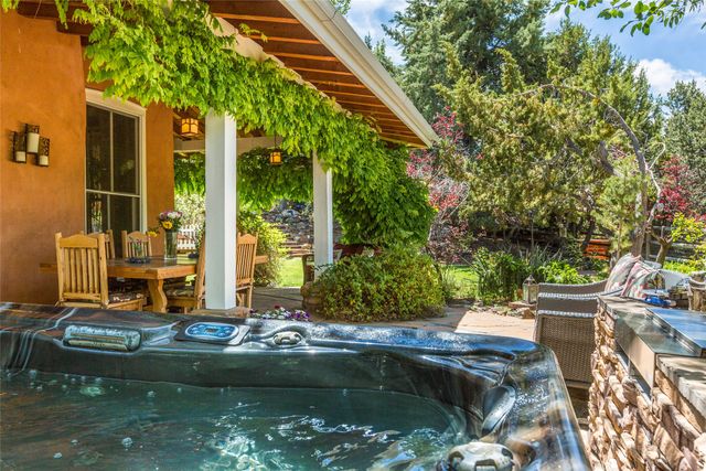 30 Estrellas De Tano, Santa Fe, NM 87506