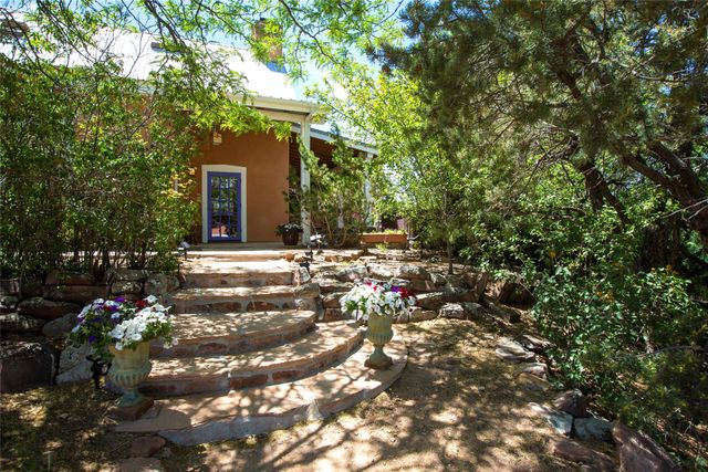 30 Estrellas De Tano, Santa Fe, NM 87506