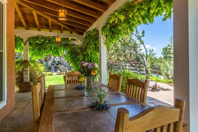 30 Estrellas De Tano, Santa Fe, NM 87506