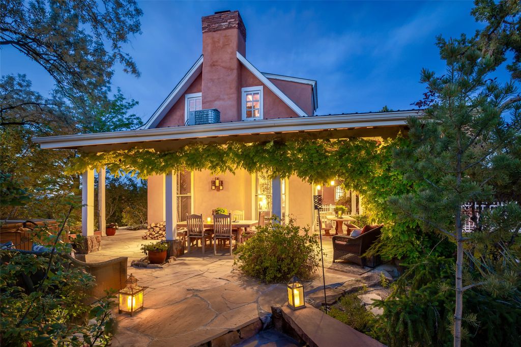 30 Estrellas De Tano, Santa Fe, NM 87506