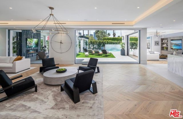 525 N Camden Drive, Beverly Hills, CA 90210