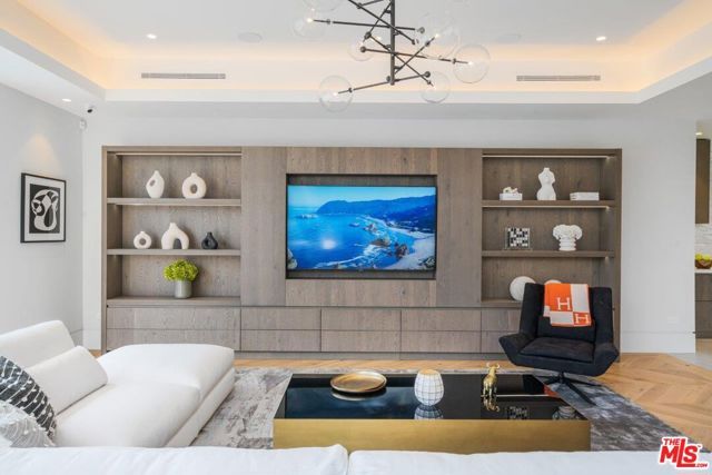 525 N Camden Drive, Beverly Hills, CA 90210