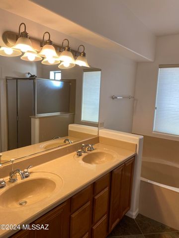 653 N Encanto Village Way, Tucson, AZ 85716