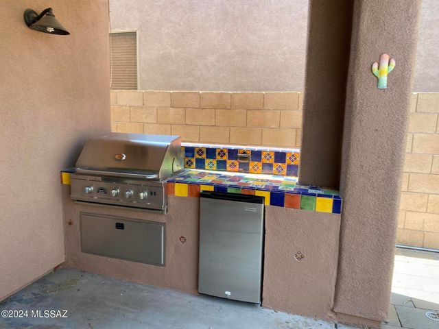 653 N Encanto Village Way, Tucson, AZ 85716