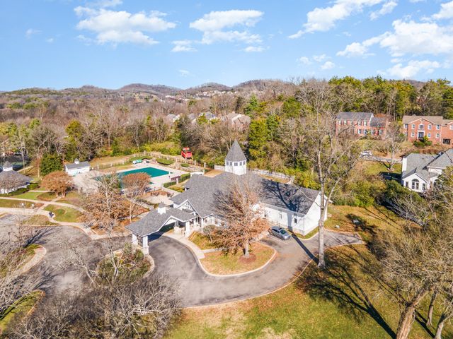 237 Halberton Dr, Franklin, TN 37069