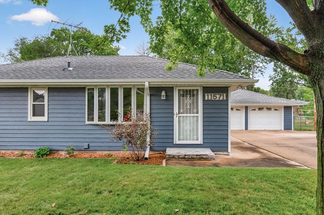 11571 Kumquat Street NW, Coon Rapids, MN 55448