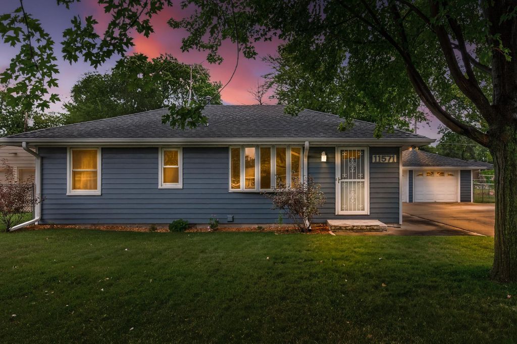 11571 Kumquat Street NW, Coon Rapids, MN 55448