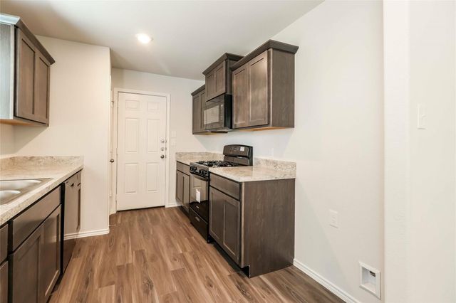 2432 Carp Drive, Conroe, TX 77384