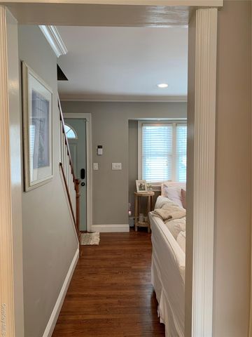 6 Robinson Street, Shoreham, NY 11786