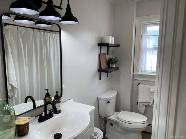 6 Robinson Street, Shoreham, NY 11786