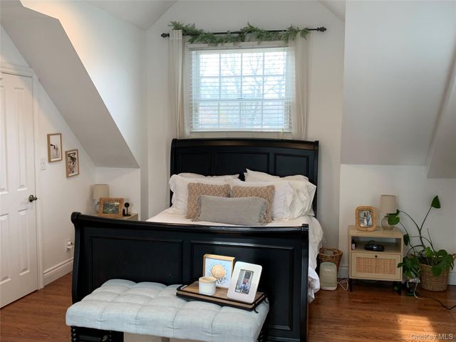 6 Robinson Street, Shoreham, NY 11786