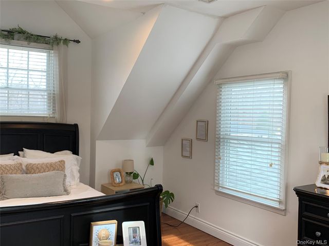 6 Robinson Street, Shoreham, NY 11786