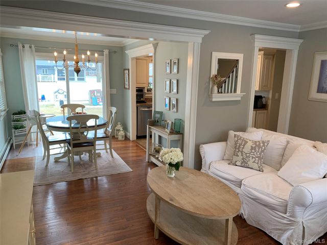 6 Robinson Street, Shoreham, NY 11786