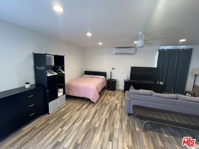 22602 Hatteras Street B, Woodland Hills (los Angeles), CA 91367