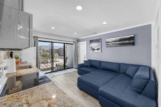 627 N Waccamaw Dr Unit 210, Murrells Inlet, SC 29576