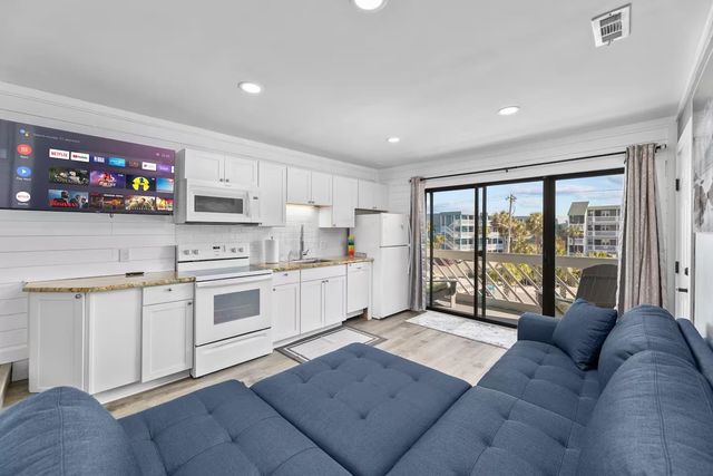 627 N Waccamaw Dr Unit 210, Murrells Inlet, SC 29576