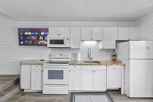 627 N Waccamaw Dr Unit 210, Murrells Inlet, SC 29576