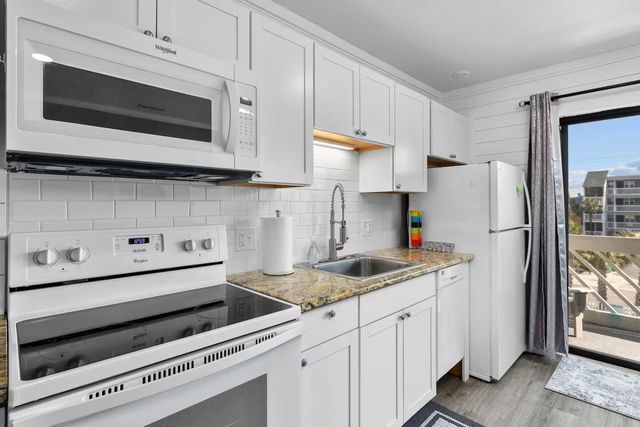 627 N Waccamaw Dr Unit 210, Murrells Inlet, SC 29576