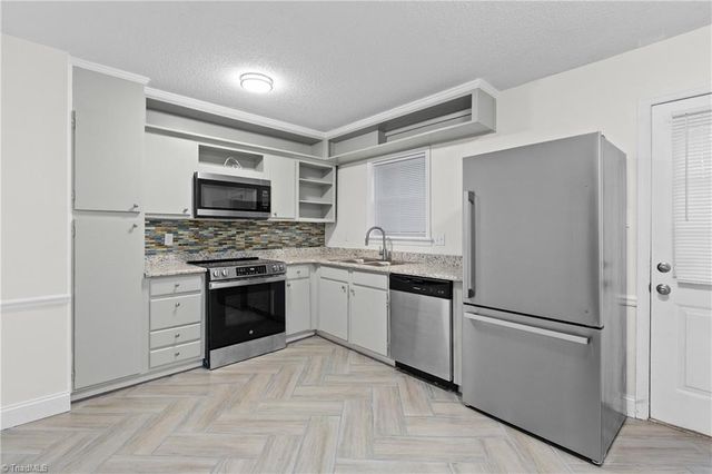 1303 W Meadowview Road F, Greensboro, NC 27403