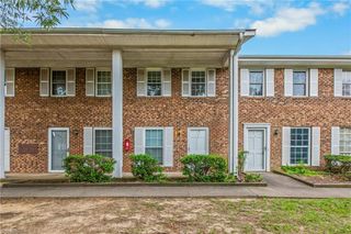 1303 W Meadowview Road F, Greensboro, NC 27403