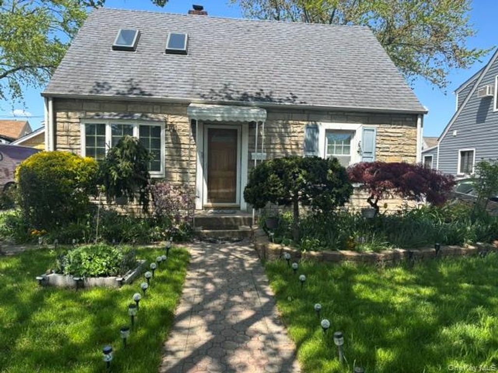 75 Peninsula Boulevard, Valley Stream, NY 11581 — exterior