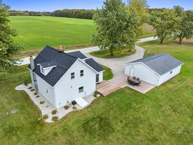 5637 TOWN HALL DRIVE, Pulaski, WI 54162