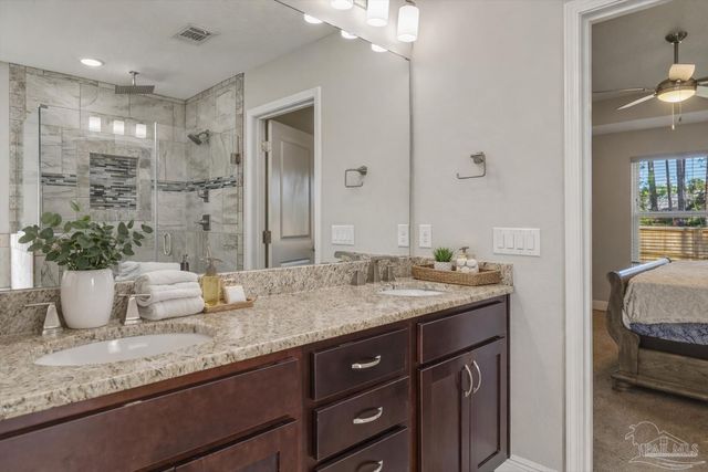 6898 Loysburg St, Navarre, FL 32566