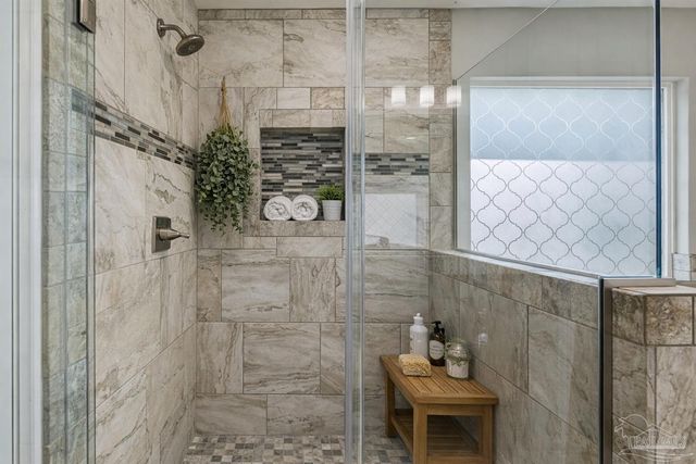 6898 Loysburg St, Navarre, FL 32566