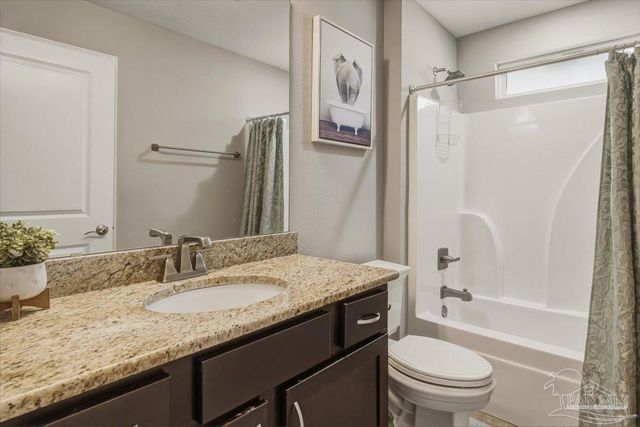 6898 Loysburg St, Navarre, FL 32566