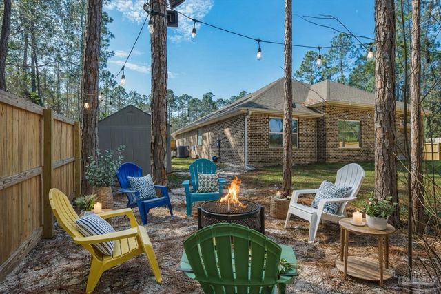 6898 Loysburg St, Navarre, FL 32566