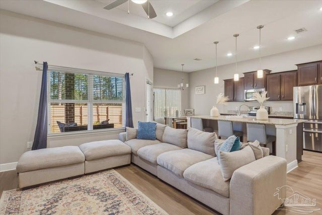 6898 Loysburg St, Navarre, FL 32566