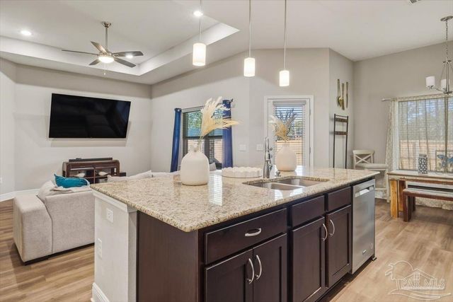 6898 Loysburg St, Navarre, FL 32566