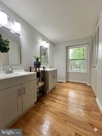 2283 DOSINIA CT, Reston, VA 20191
