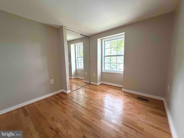2283 DOSINIA CT, Reston, VA 20191
