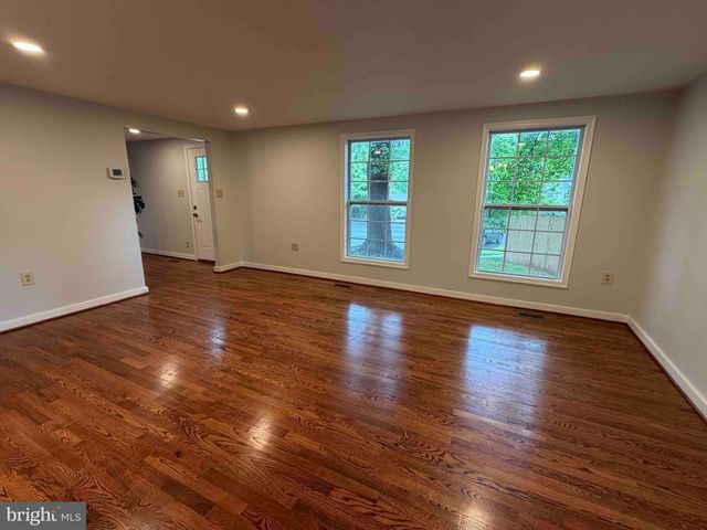 2283 DOSINIA CT, Reston, VA 20191